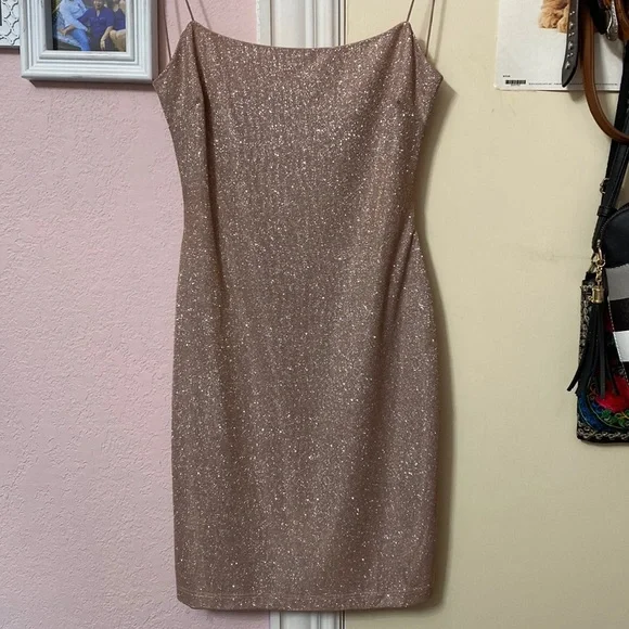Pink dress. Size Medium. - Picture 1 of 4